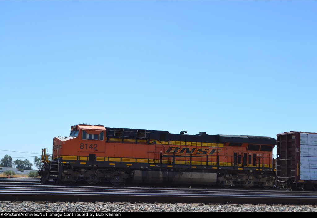 BNSF 8142